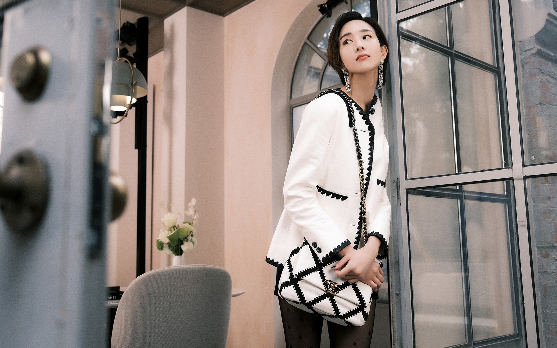 战术风格逐步过渡至“快、小、灵”